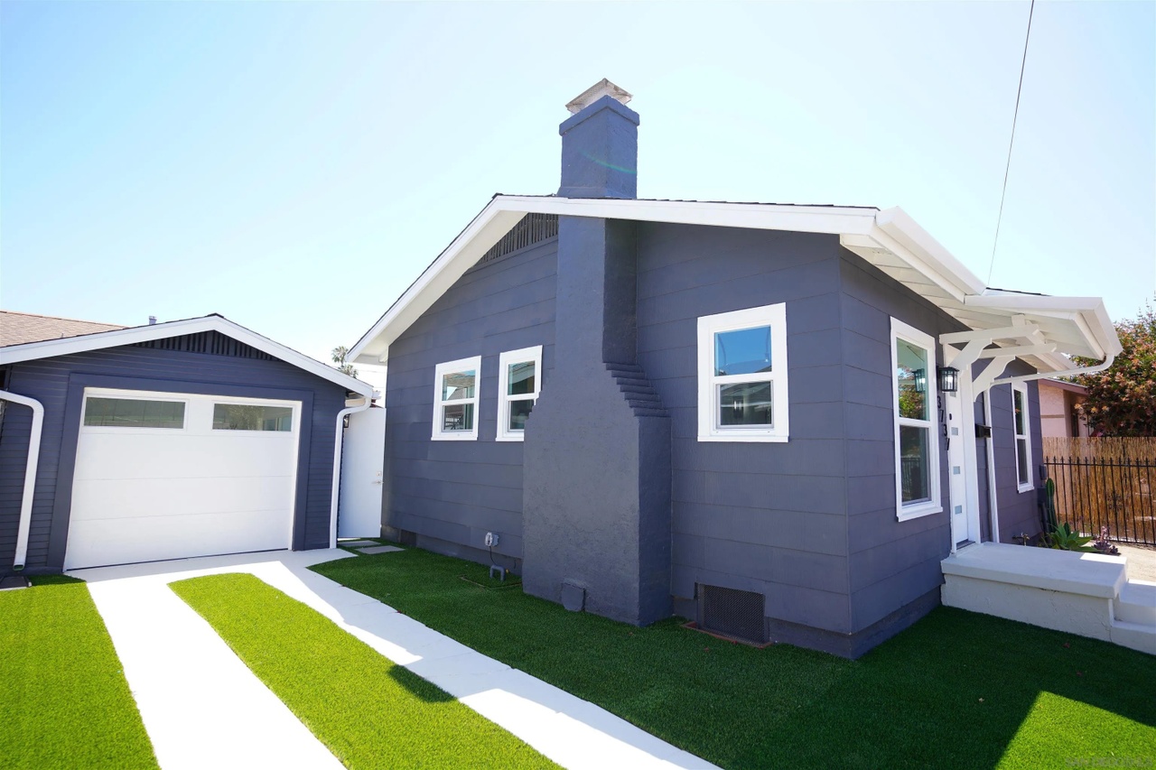 17 inside home inspection corridor craftsman for sale north park stucco exterior blue siding white trim portia green realtor compass san diego